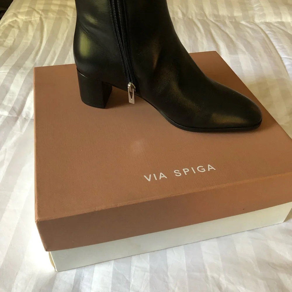 NIB Bia Spiga Black leather Vail Bootie - Picture 2 of 5
